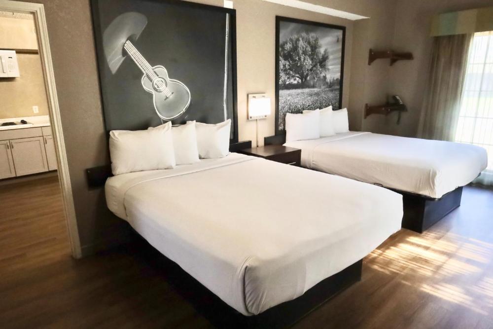 Suite with Two Queen Beds - Non-Smoking interior